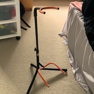 Brand New Yorkville guitar holder